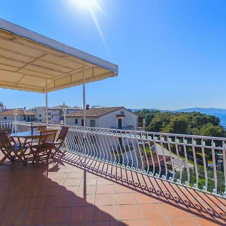 טרוגיר Three Bedroom Apartment With Amazing Sea View מראה חיצוני תמונה
