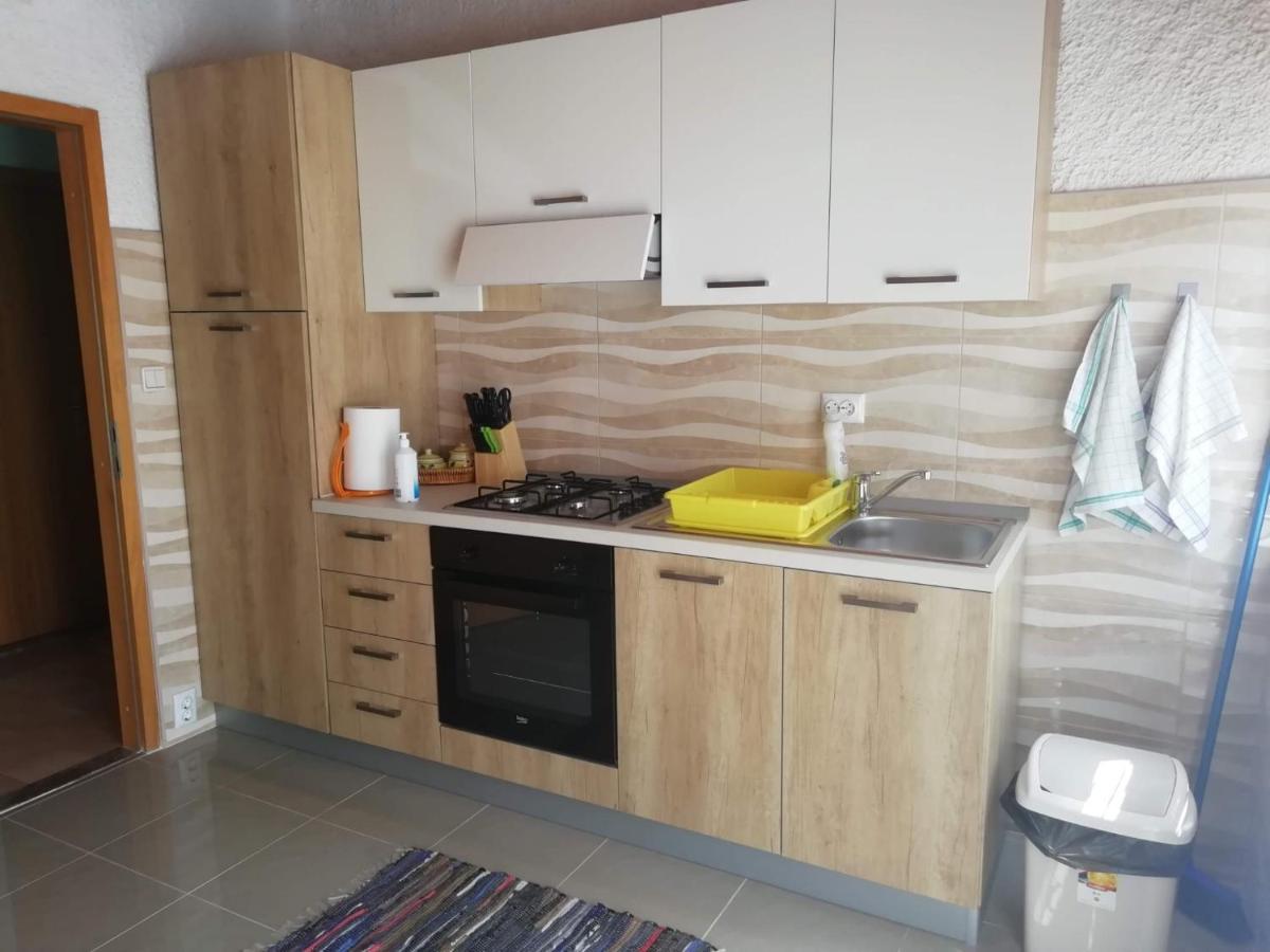 טרוגיר Three Bedroom Apartment With Amazing Sea View מראה חיצוני תמונה