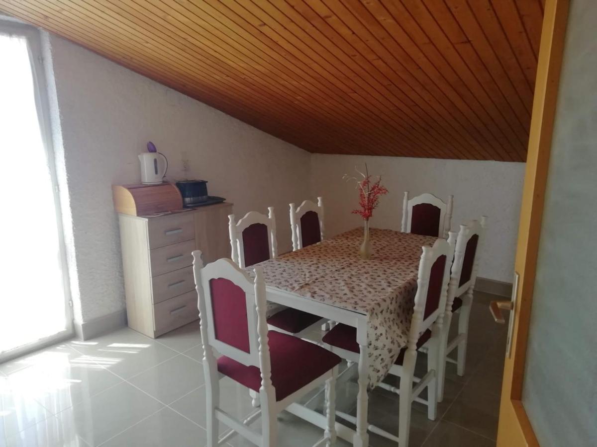 טרוגיר Three Bedroom Apartment With Amazing Sea View מראה חיצוני תמונה
